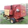 Image 2 : NEW HOLLAND 855 BALER