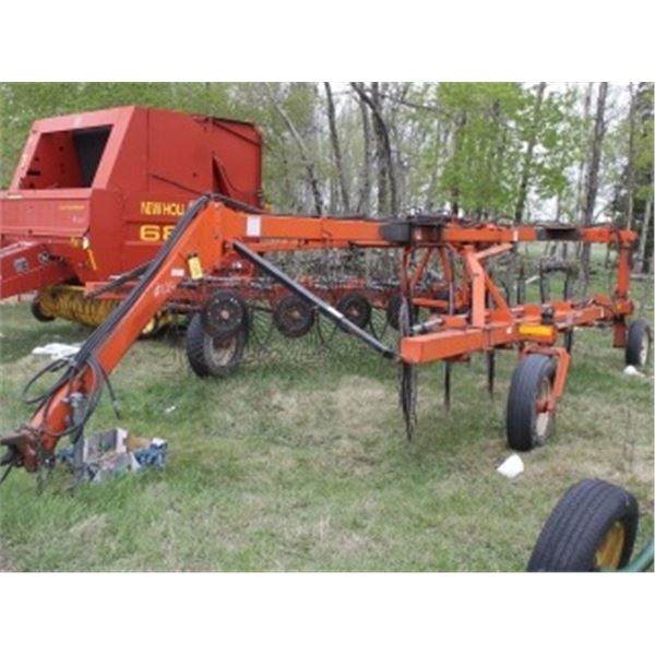JIFFY 12 WHEEL RAKE