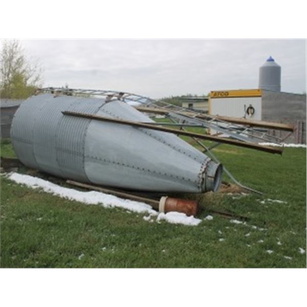 APPROX 4 TON HOPPER BIN