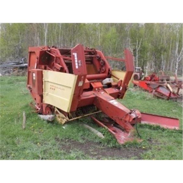 855 BALER FOR PARTS (BUYER RESPONSIBLE FOR LOADING)