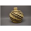 Image 2 : NATIVE AMERICAN PAPAGO BASKETRY CONTAINER