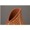 Image 8 : NATIVE AMERICAN JEMEZ POTTERY VASE BY CAROL VIGIL