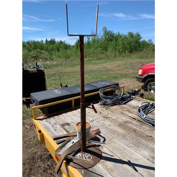 METAL STAND, SLING & STAPLES