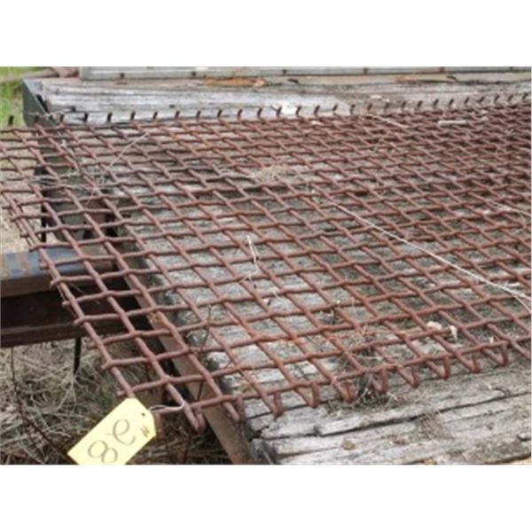 APPROX. 46" X 8' GRATING