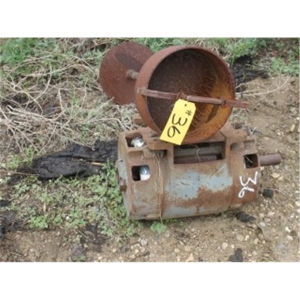 2 OLD ELECTRIC MOTORS AND STEEL STAND