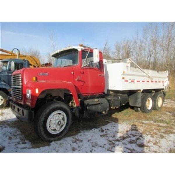 1980 FORD L9000 GRAVEL TRUCK