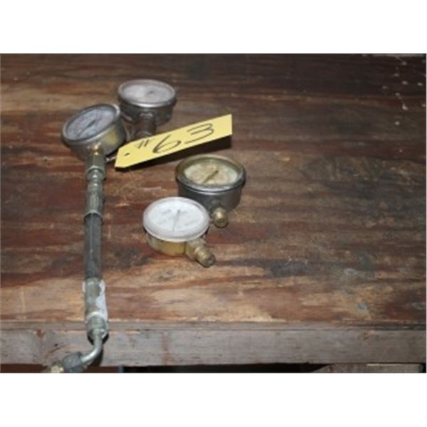 4 PRESSURE GAUGES