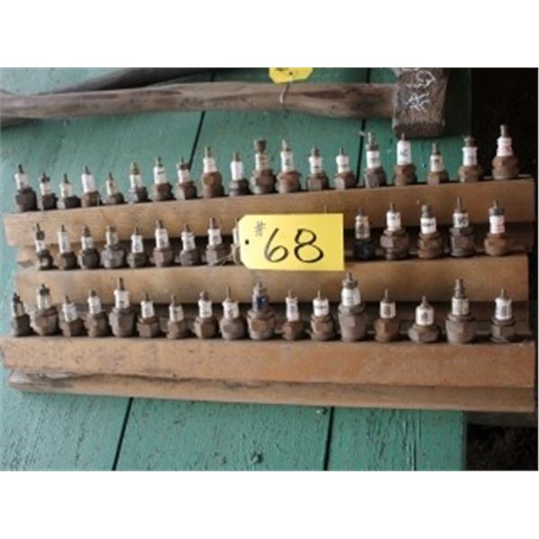 3 SPARK PLUG DISPLAYS