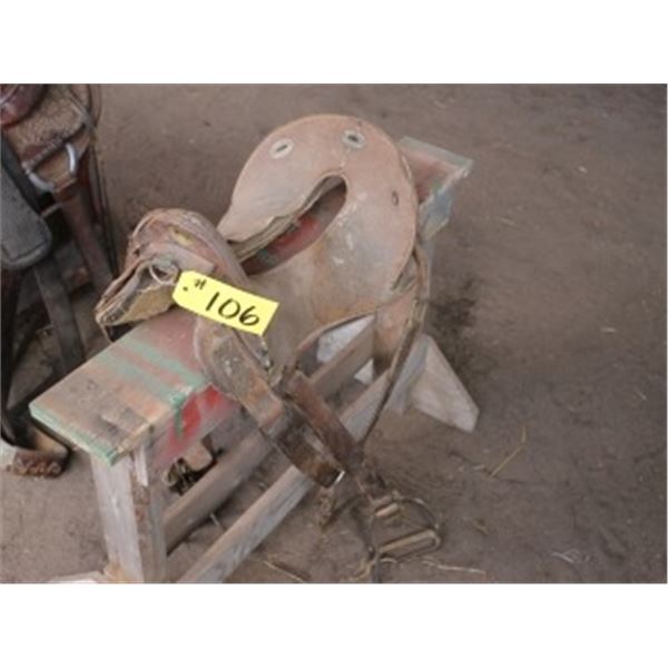 OLD ENGLISH SADDLE