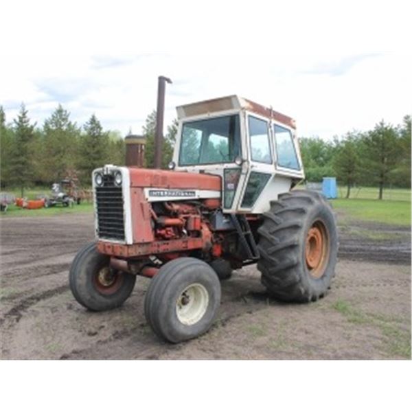 I.H.1206 DIESEL TRACTOR