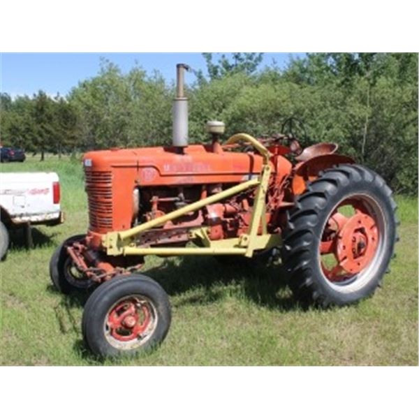 IH MCCORMICK FARMALL SUPER M TRACTOR
