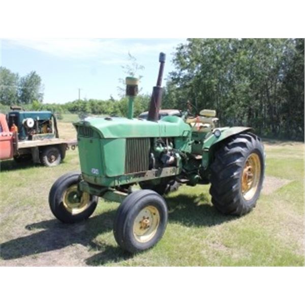 JOHN DEERE 3010 TRACTOR
