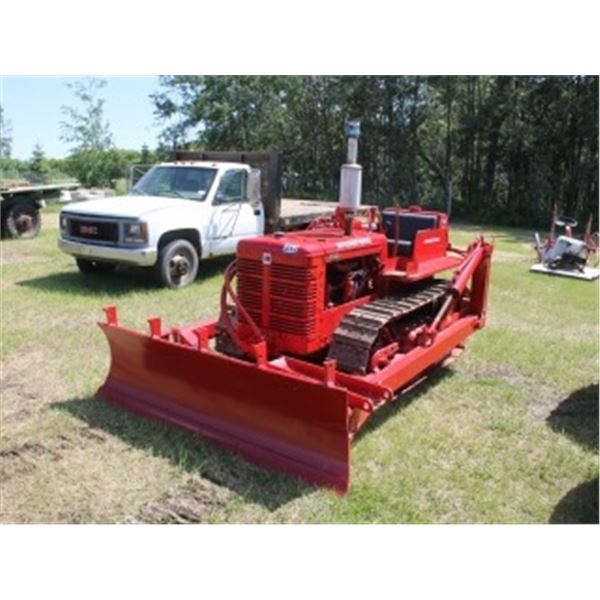 IH T-6 CRAWLER (RED; RESTORED)