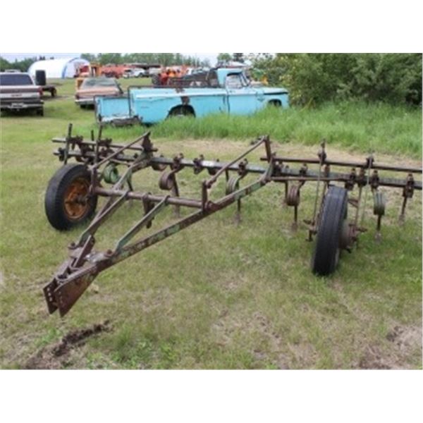 JOHN DEERE APPROX 12.5' SPRING TOOTH CULTIVATOR