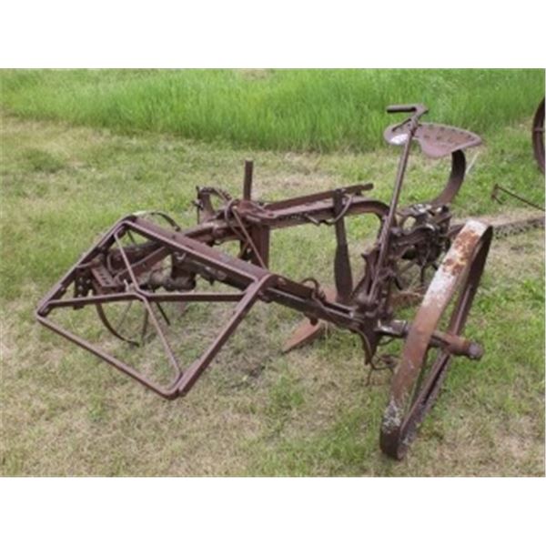 SINGLE BOTTOM PLOW C/W SEAT