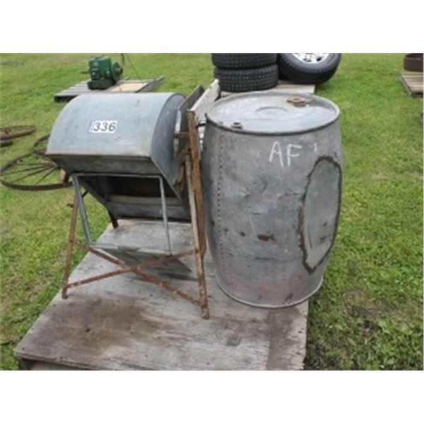 VERY OLD WASHING MACHINE & VERY OLD DRUM (SELLING TOGETHER)