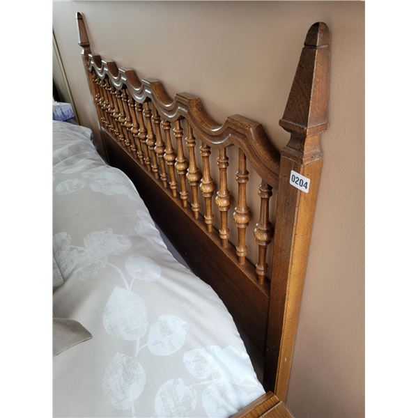 Queen Size Vintage Bed