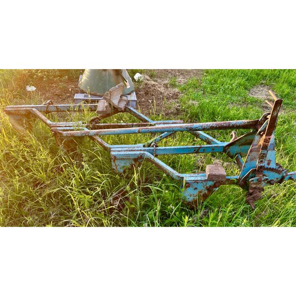 FORD 4 FURROW 3 PTH PLOW
