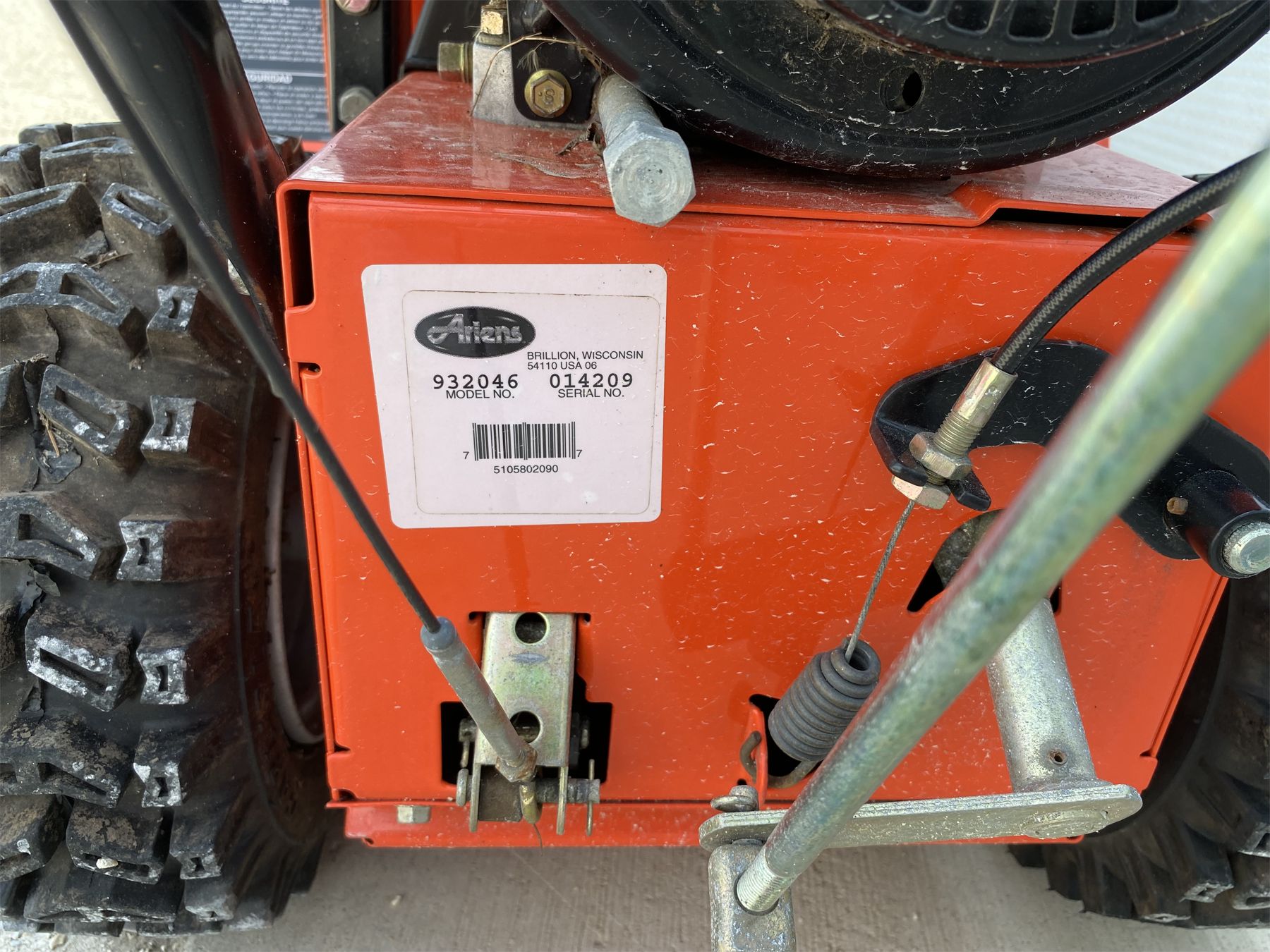 ARIENS 724 SNOWBLOWER MODEL 932046 AS NEW Kidd Family Auctions