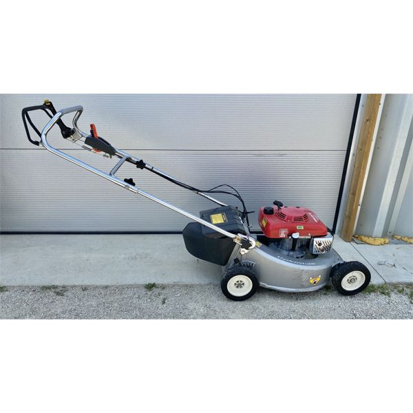 HONDA HR21 PUSH MOWER - APPEARS IN GOOD CONDITION.