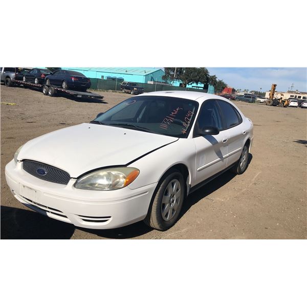 2004 Ford Taurus