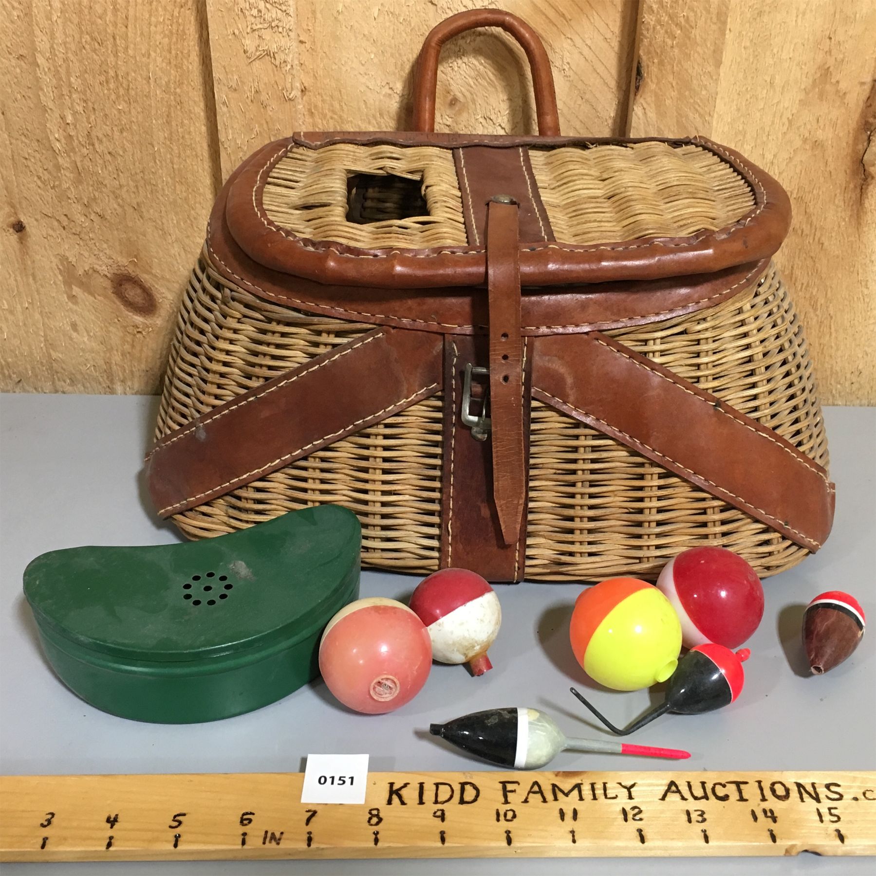 VINTAGE WICKER FISHING CREEL - MADE IN BRITISH HONG KONG - Kidd Family  Auctions