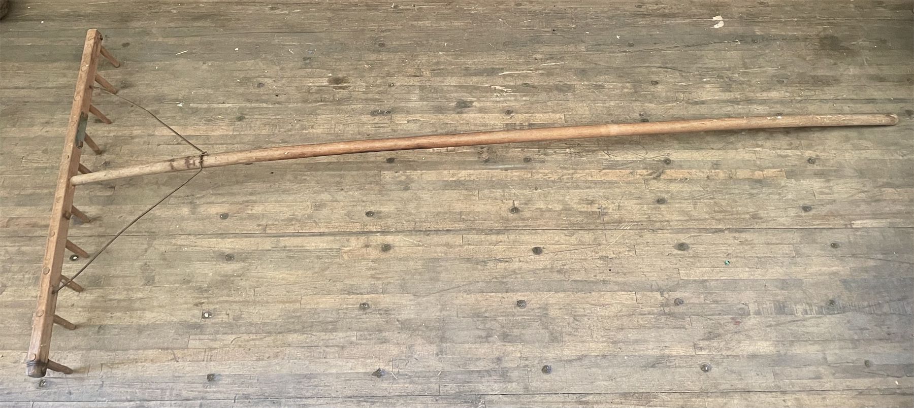 PRIMITIVE WOODEN RAKE - Kidd Family Auctions
