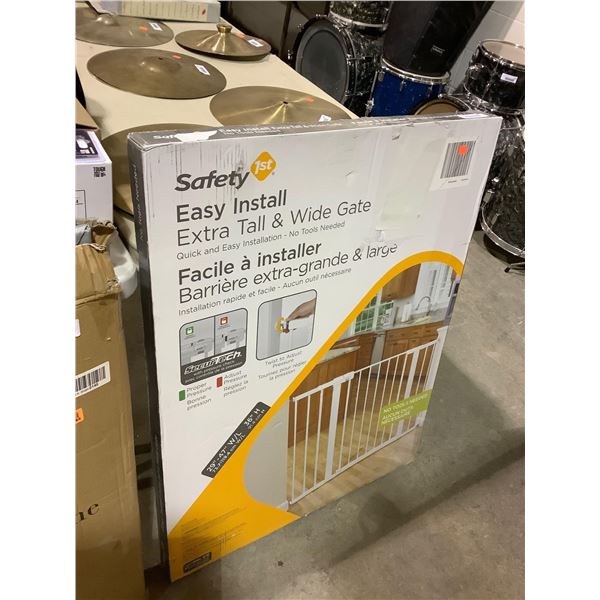 Safety 1st Easy Install Extra Tall and Wide Gate (29in - 47in W/L x 36in H)