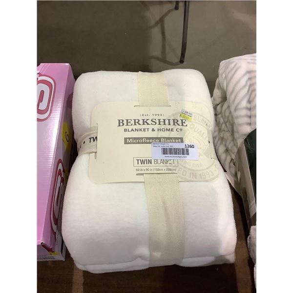 Berkshire Twin Size Microfleece Blanket