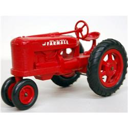 Product miniature farmall M