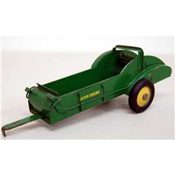 John Deere Short Lever manure spreader