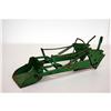 Image 1 : John Deere loader with out locks