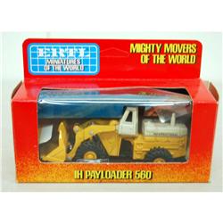 I.H.Payloader 560 Red box NIB 1/80