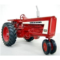 Farmall 806 repaint