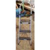 Image 1 : 4' Step ladder
