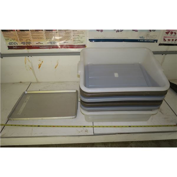 6 Food Tubs + 2 Metal Trays