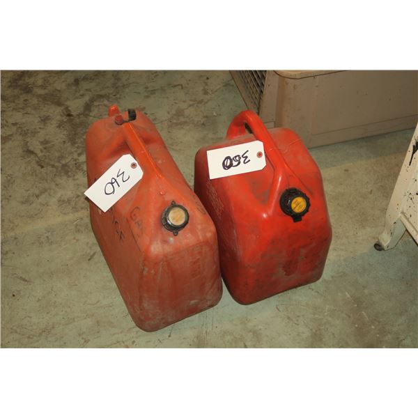 2 Gas Cans 25L 82"