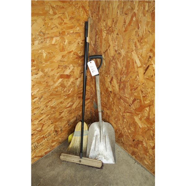 Shovel+ 2 Brooms and dustpan