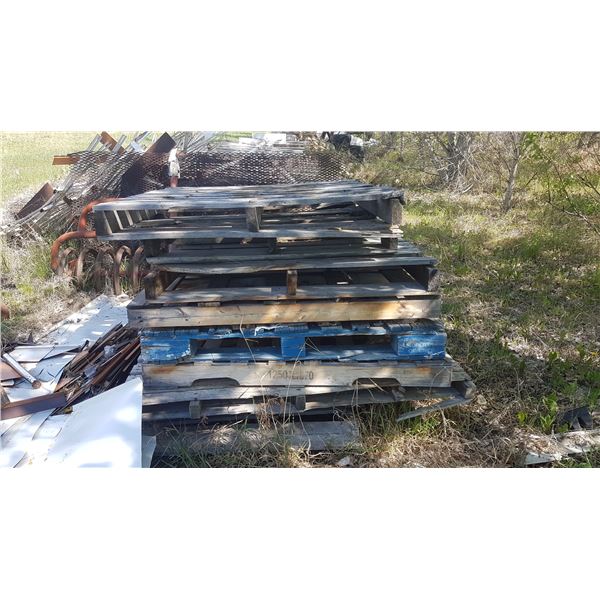 10 Pallets, various size
