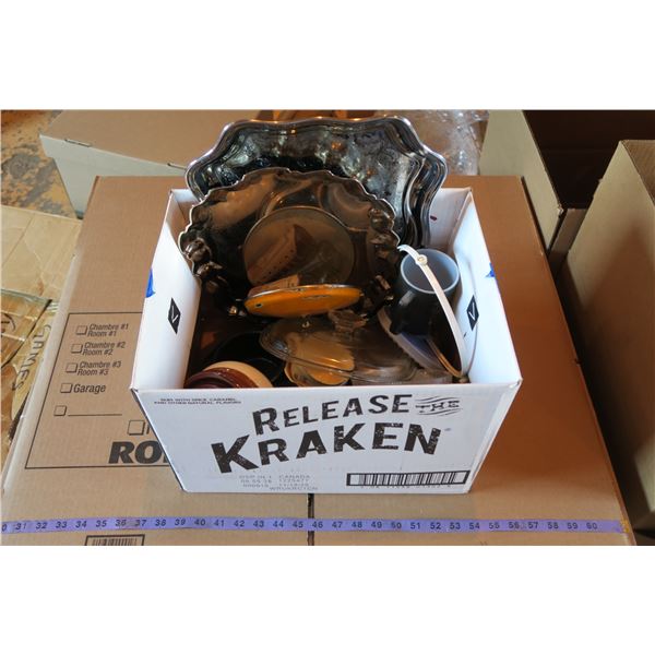 Lot Serving platters, Enamelware set & misc.