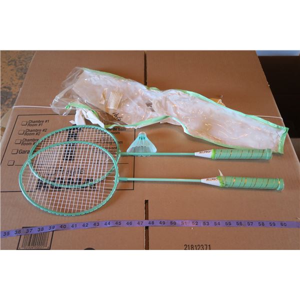 2 Badminton Rackets + birdie