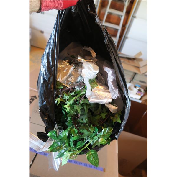 Lot Sewing netting + Decorative vines