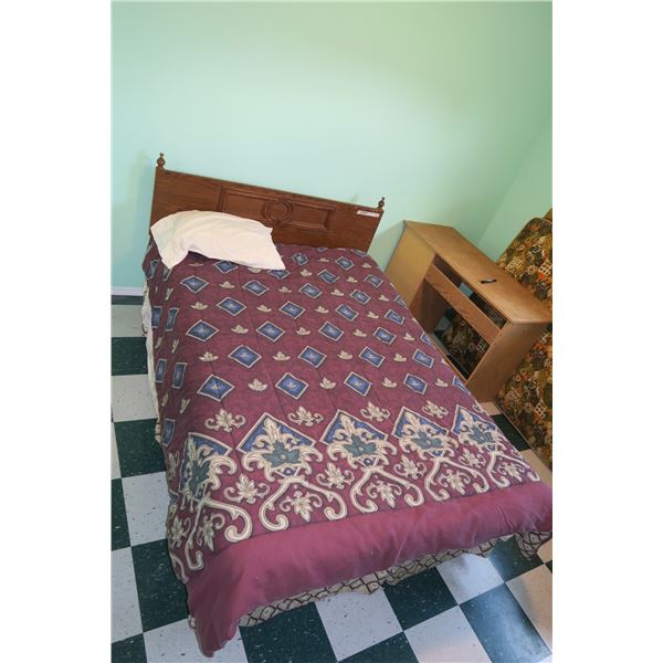 Double Bed, 56"×19" + Blankets