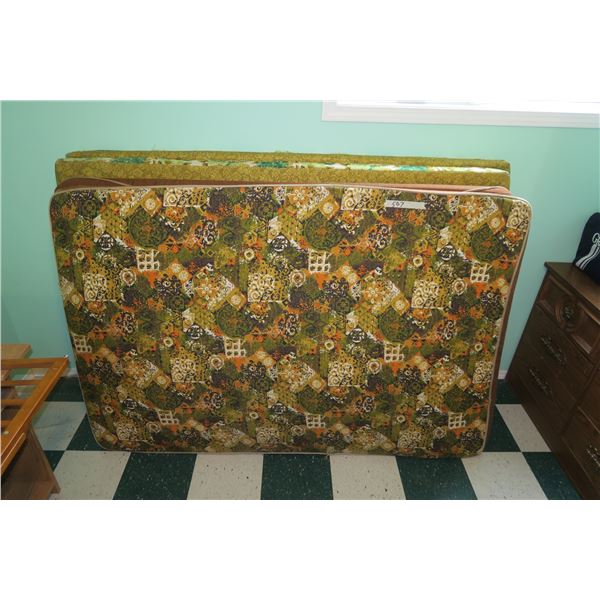 4 Vintage Mattresses 70"×49"×3"