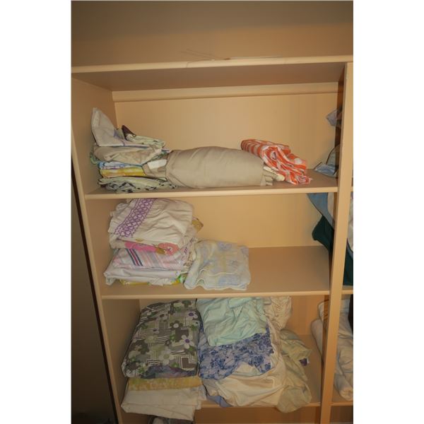 Lot Curtains, Table Cloth+ Linens