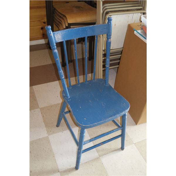 Vintage Chair, seat height 18"