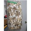 Image 1 : 2 boxes with backdrop curtains from the popular sci-fi tv series