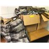 Image 1 : 3 boxes Faux fur from the popular sci-fi tv series