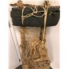 Image 2 : Burlap stretcher pack from the popular Sci-fi series