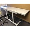 Image 1 : Recovery room rolling table from the popular sci-fi series